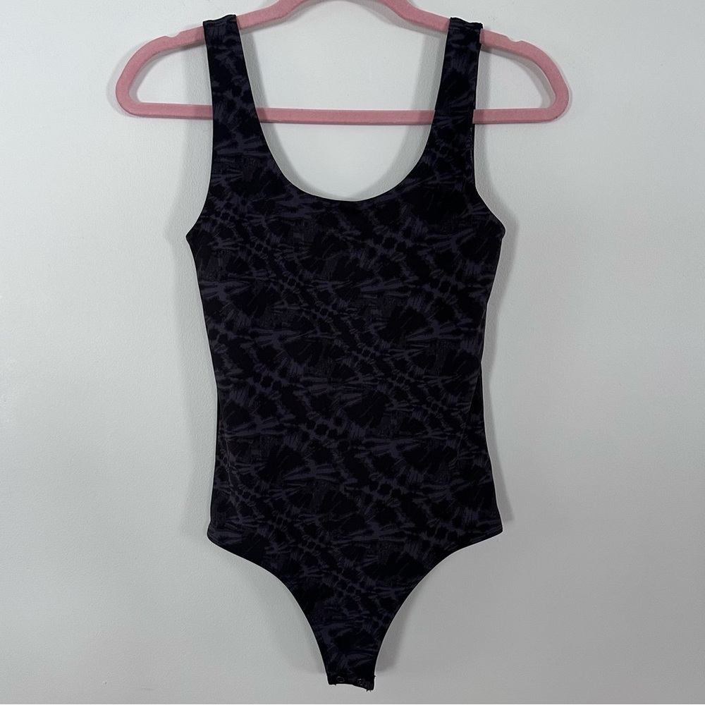 Express Body Contour Scoop Neck Bodysuit - Black & Grey - XS